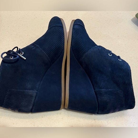 TOMS Desert Wedge Lace Up Booties, dark blue 9.5 Like new. - Picture 11 of 16